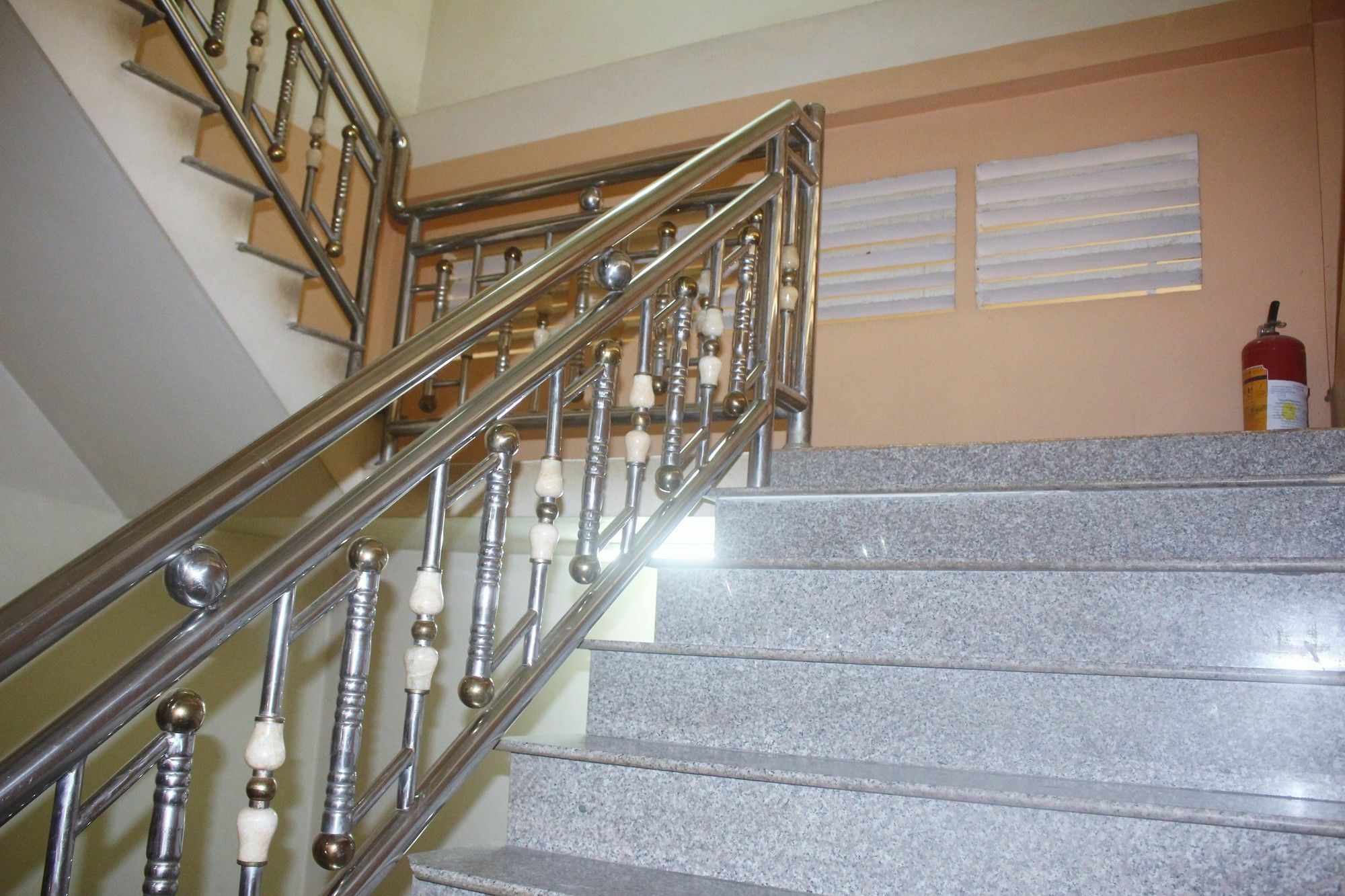 Shang Hai Guesthouse Battambang Exterior photo